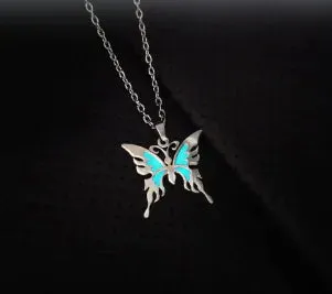 Collar de mariposa - Butterfly Glow Necklace