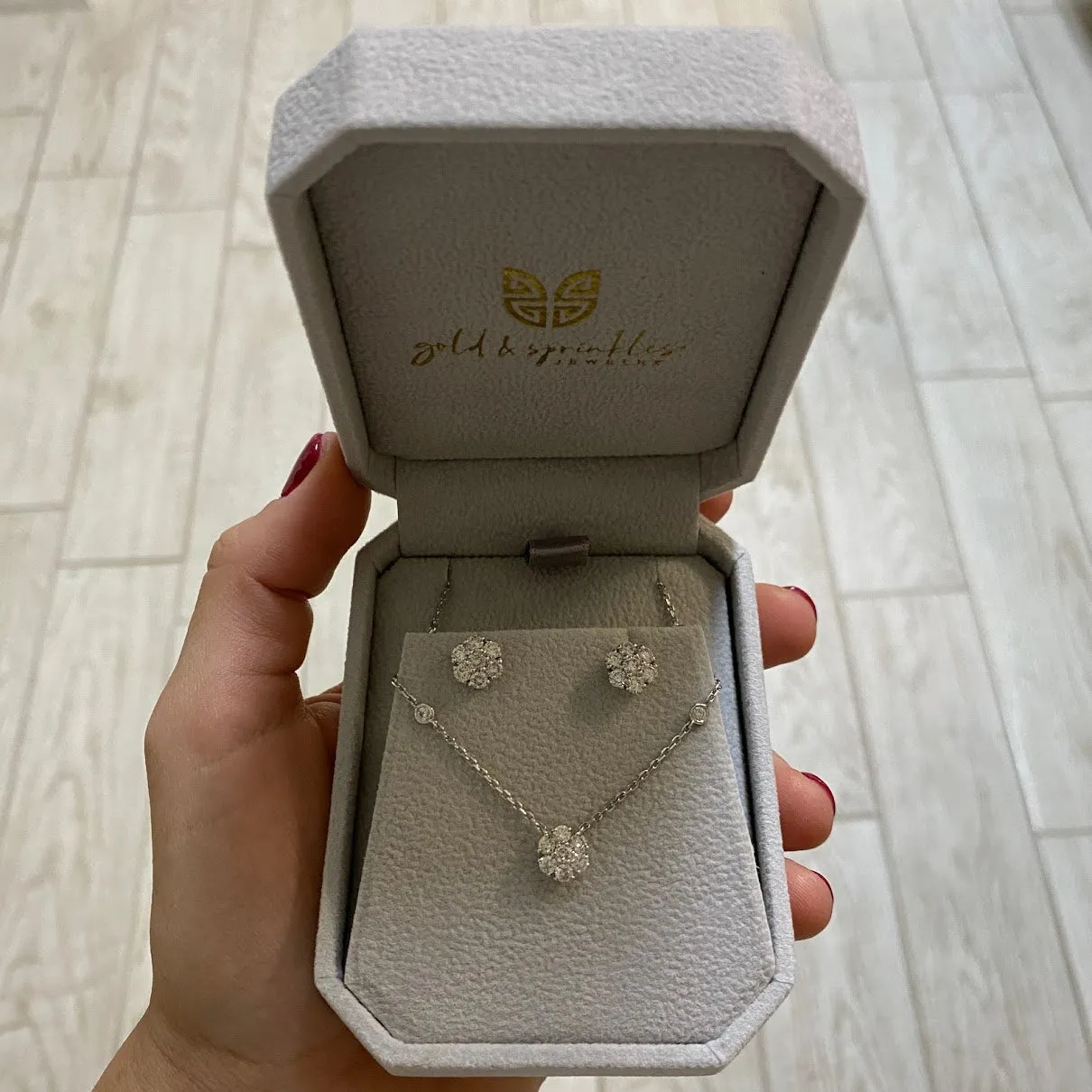 Daisy Cluster Diamond Necklace