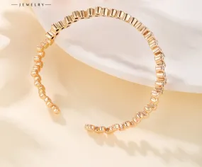 Jewelry is slightly inlaid with zirconium, ins style, elegant and elegant, open hand bracelet