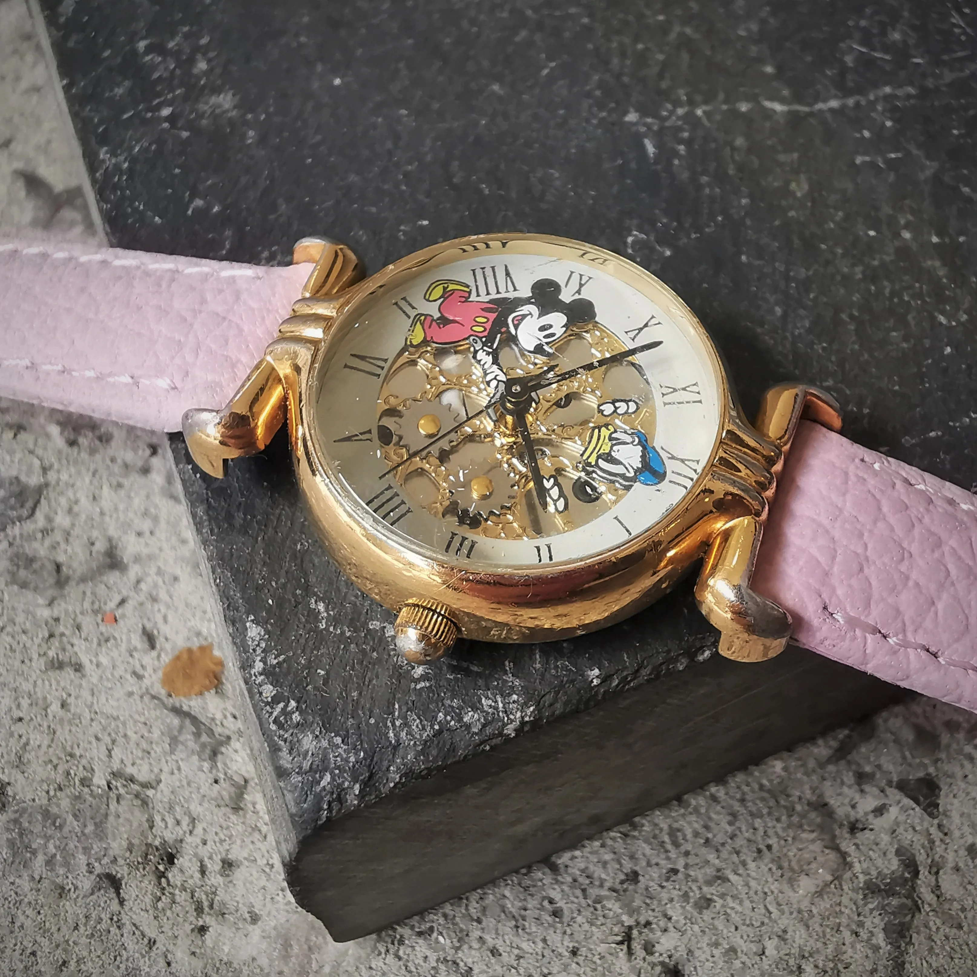 Vintage Women's Disney Gold Plated Quartz Watch // With Miki Mouse And Donald Duck Watch Face Design