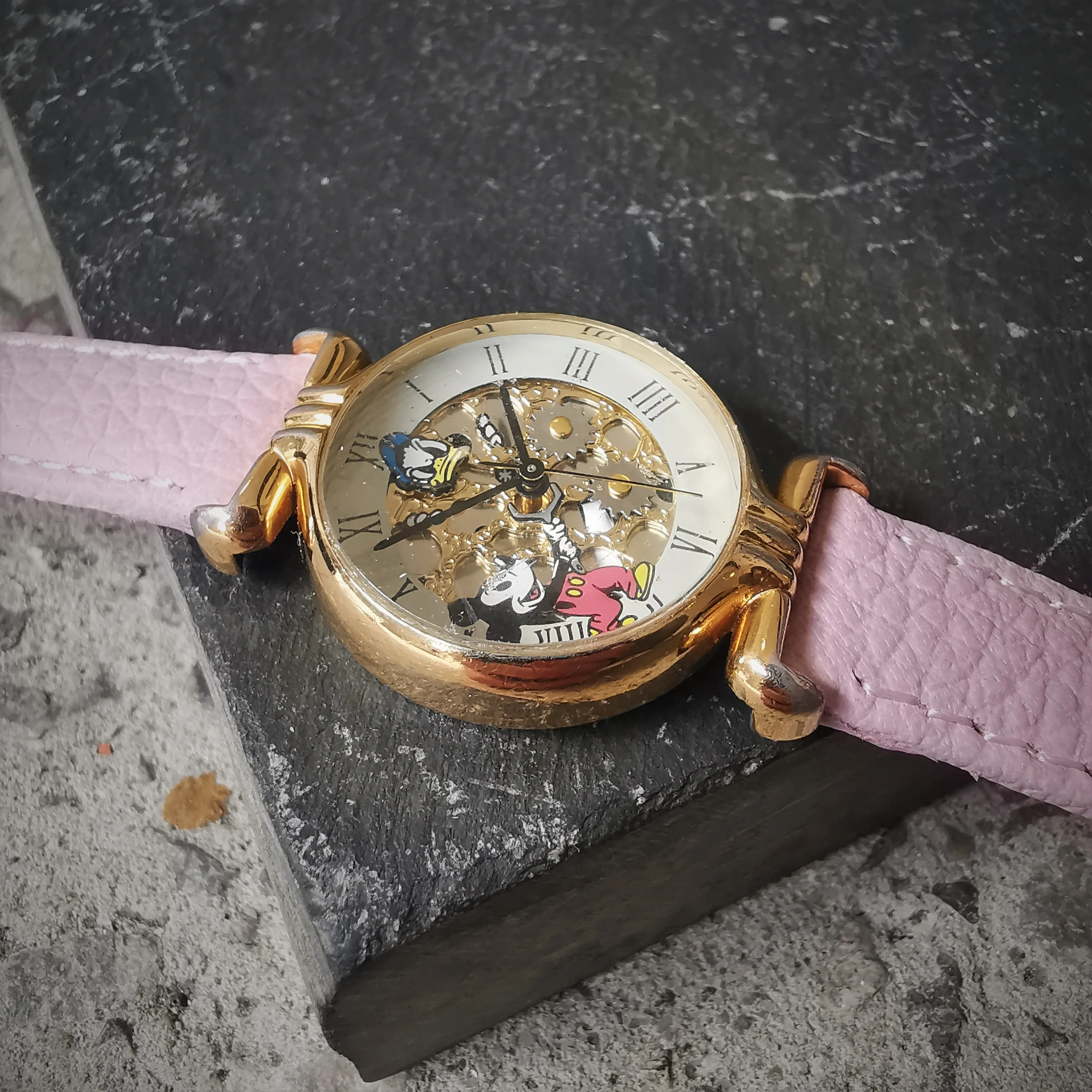 Vintage Women's Disney Gold Plated Quartz Watch // With Miki Mouse And Donald Duck Watch Face Design