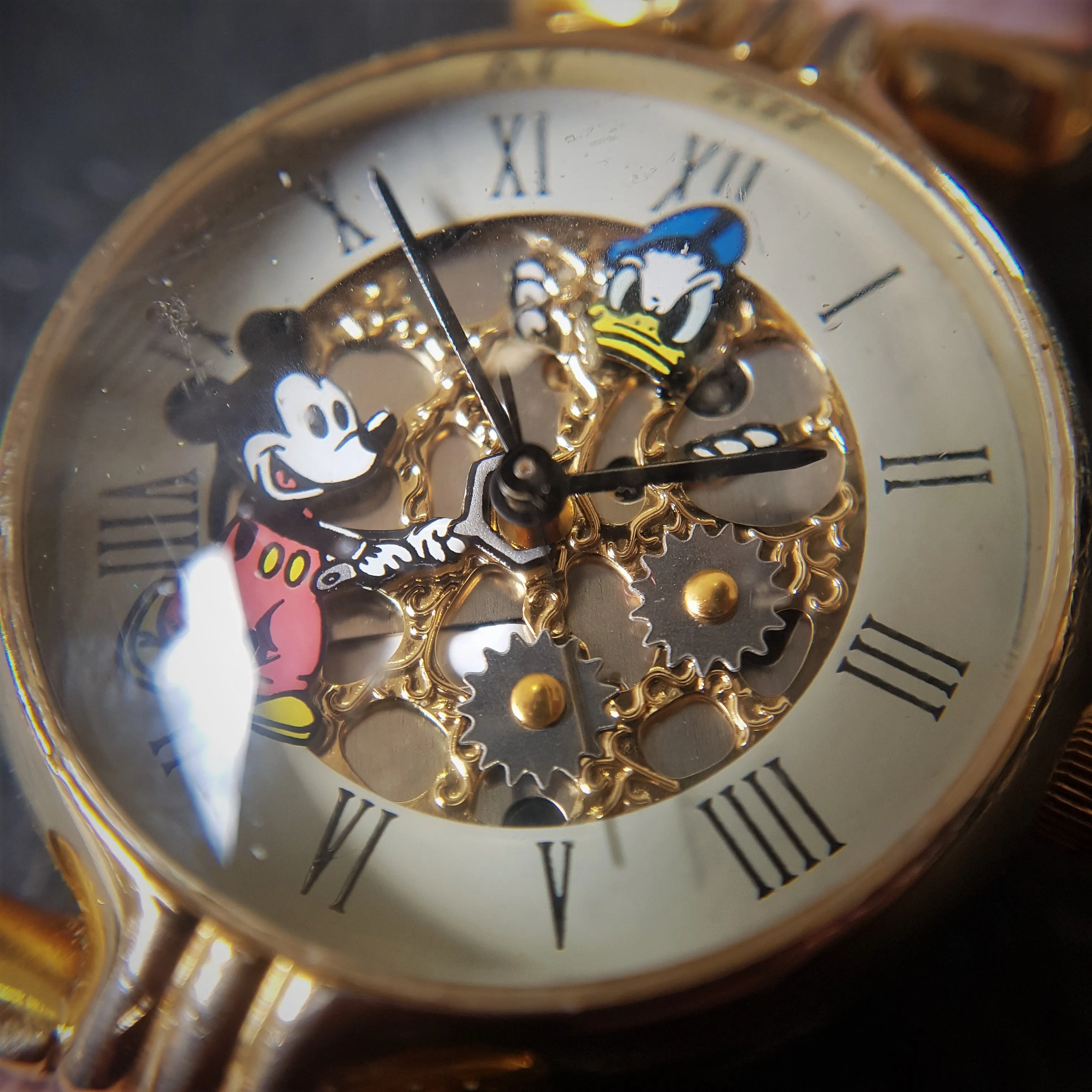 Vintage Women's Disney Gold Plated Quartz Watch // With Miki Mouse And Donald Duck Watch Face Design